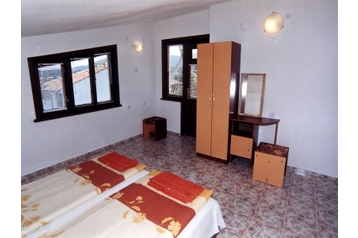 Bulgārija Chata Velika, Eksterjers